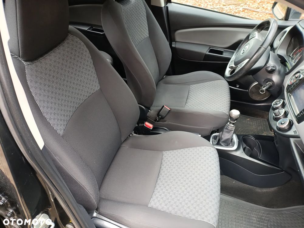 Toyota Yaris 1.33 Premium - 16