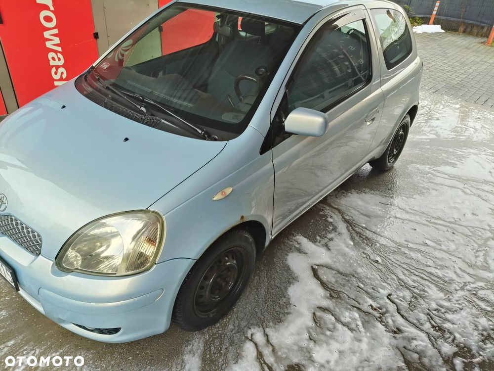 Toyota Yaris 1.0 Base - 2