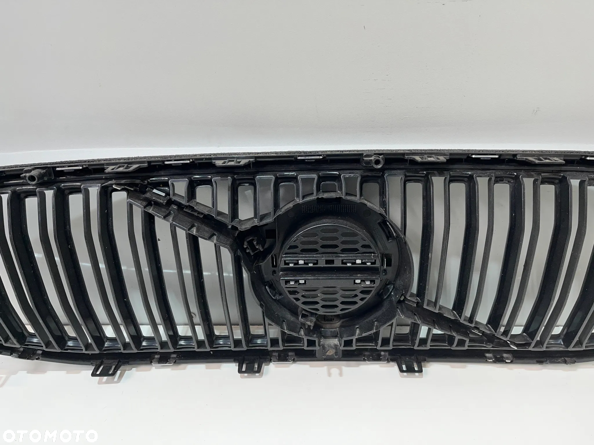 GRILL VOLVO V60 32132215 - 7