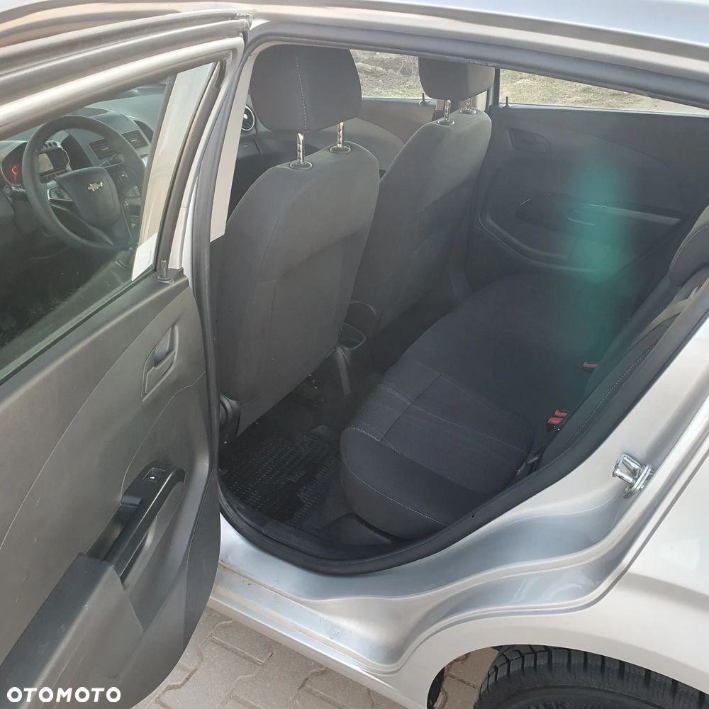 Chevrolet Aveo 1.4 16V LS Design+ - 17