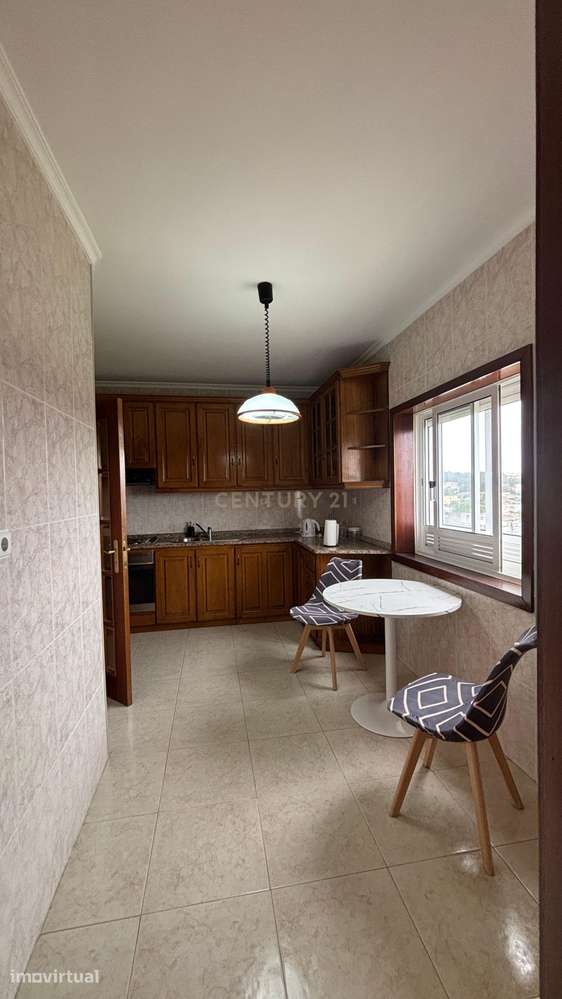 Apartamento T3 no Último Piso com Terraço e Garagem – A Apenas 750 Met - Grande imagem: 2/31