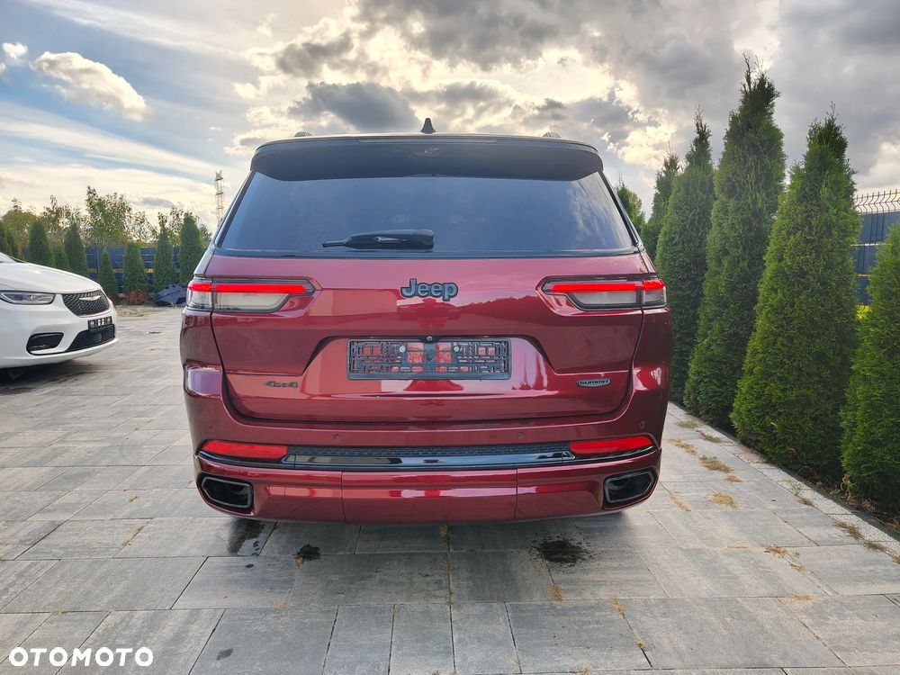 Jeep Grand Cherokee - 32