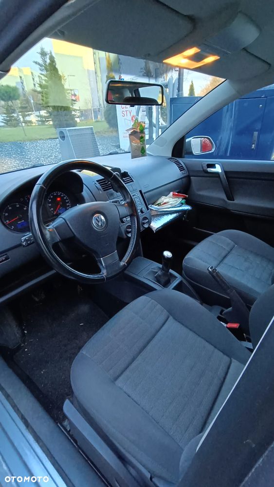 Volkswagen Polo 1.4 FSI - 11