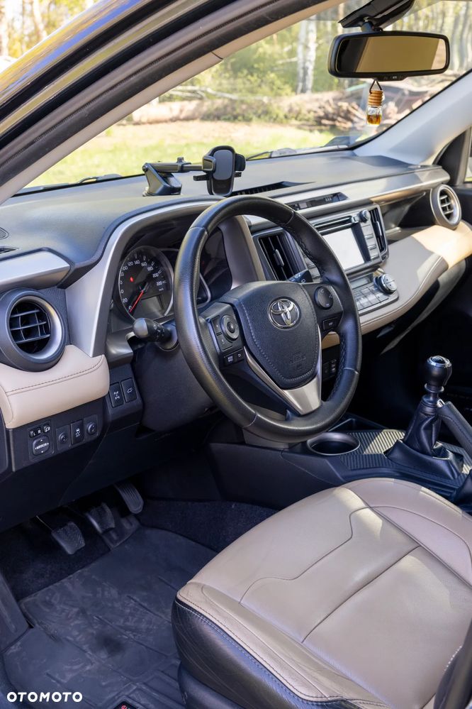 Toyota RAV4 - 10