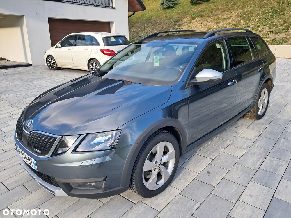 Skoda Octavia Combi 2.0 TDI 4x4 DSG Scout - 20