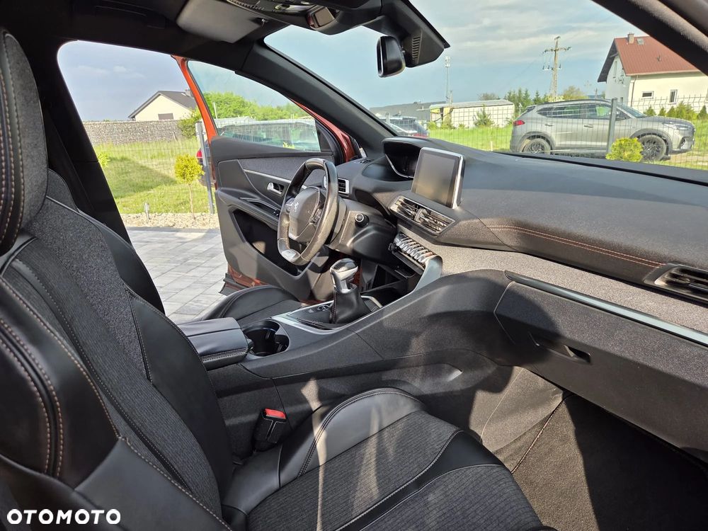Peugeot 3008 1.2 PureTech GPF Allure S&S - 19