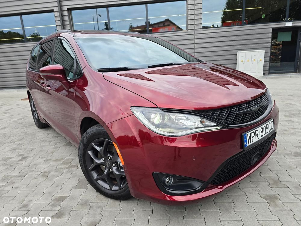 Chrysler Pacifica - 3
