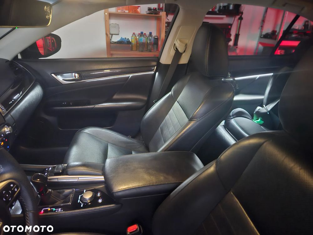Lexus GS 300h - 6