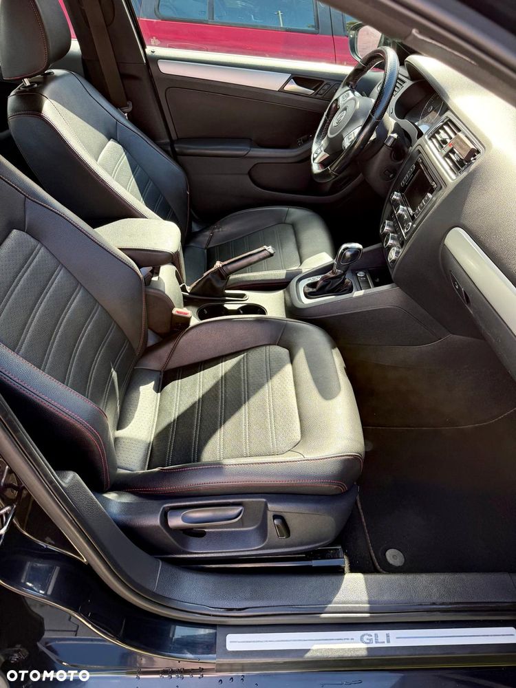 Volkswagen Jetta 2014 photo 4