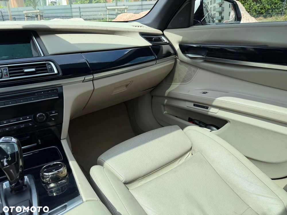 BMW Seria 7 - 21