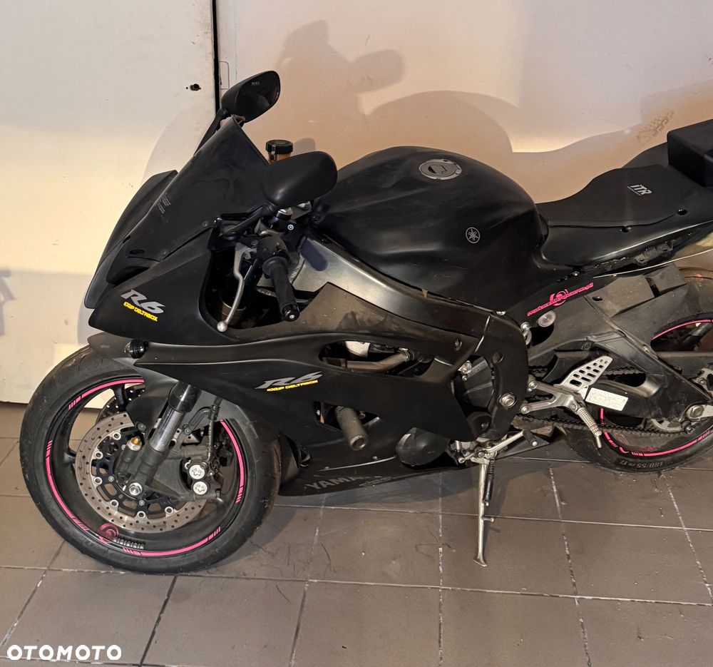 Yamaha R6 - 6
