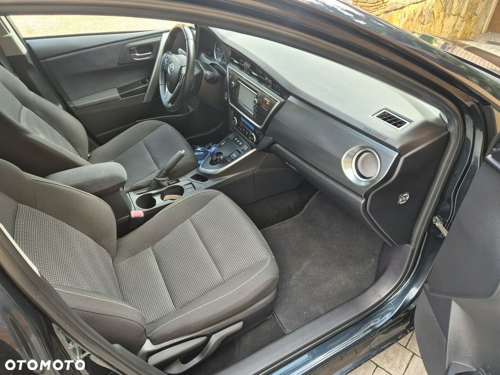 Toyota Auris - 11