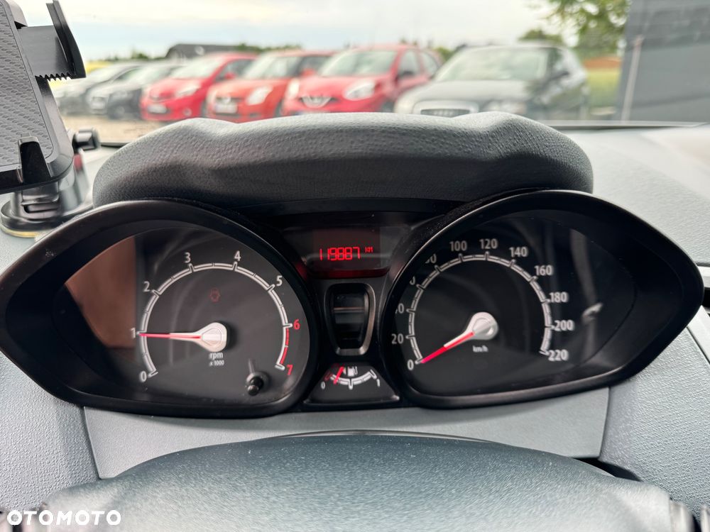 Ford Fiesta - 10