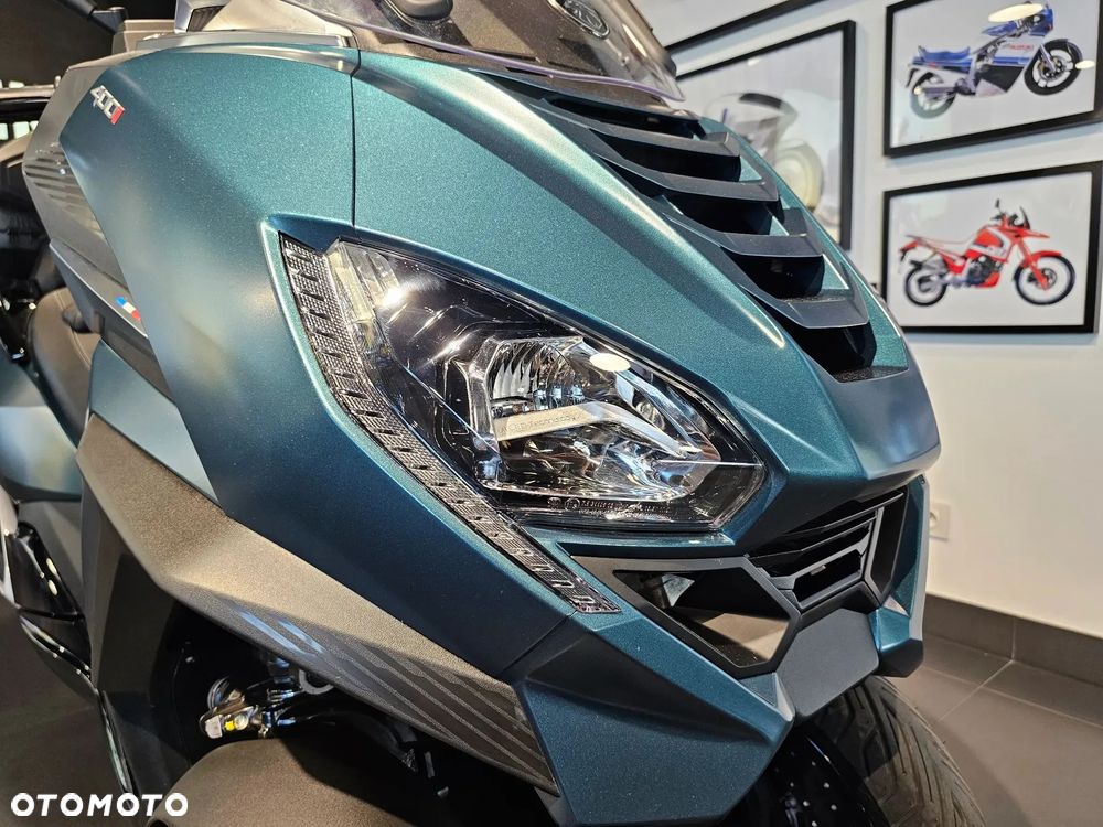 Peugeot Metropolis - 8