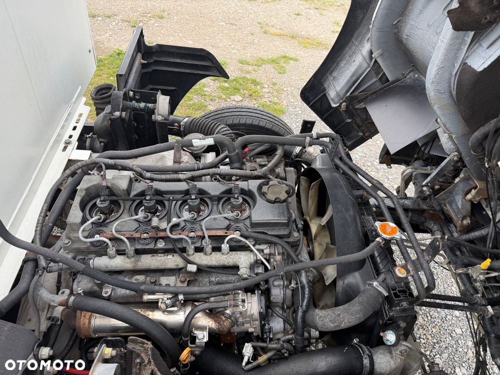 Nissan Atleon - 25
