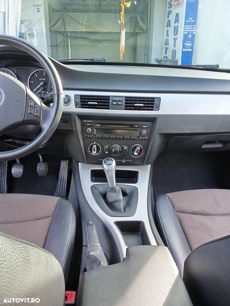 BMW Seria 3 318d DPF - 10