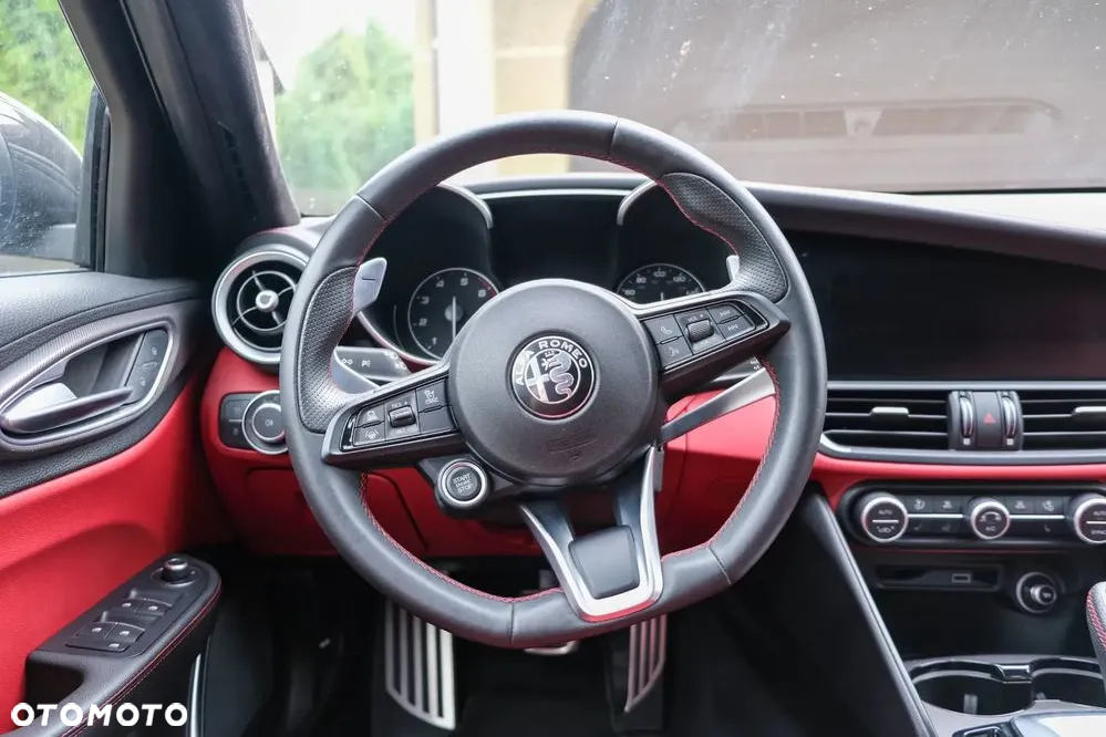 Alfa Romeo Giulia 2.0 Turbo 16V AT8 Veloce Ti - 13