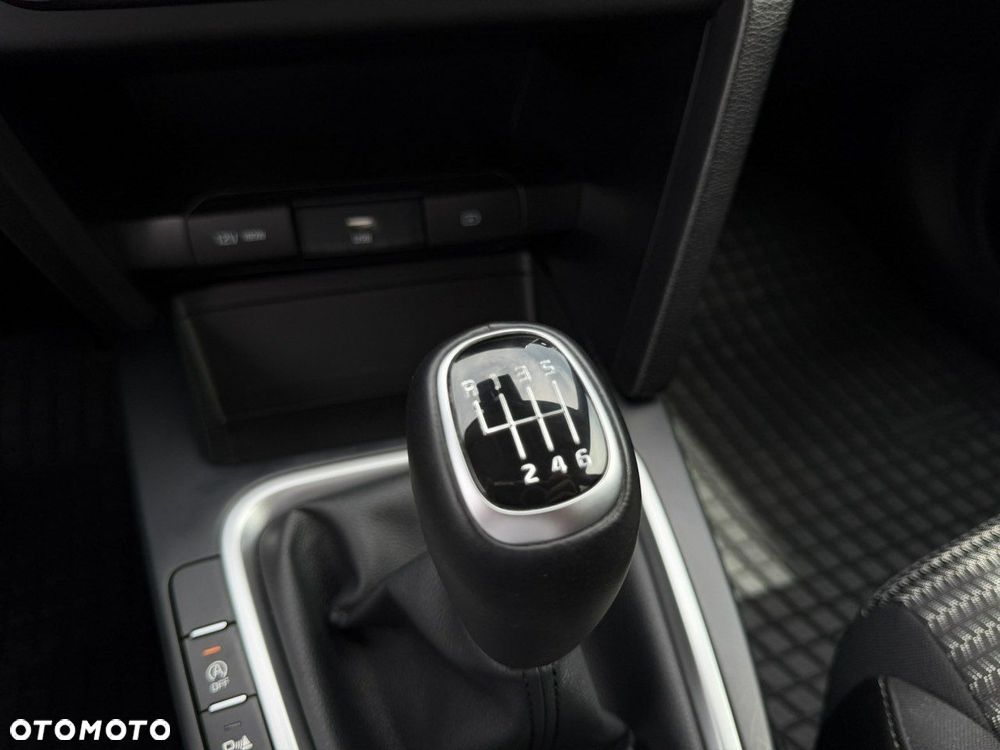 Kia XCeed 1.5 T-GDI M - 25