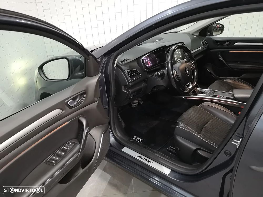 renault megane-sport-tourer ver-1-5-blue-dci-bose-edition-edc - 15