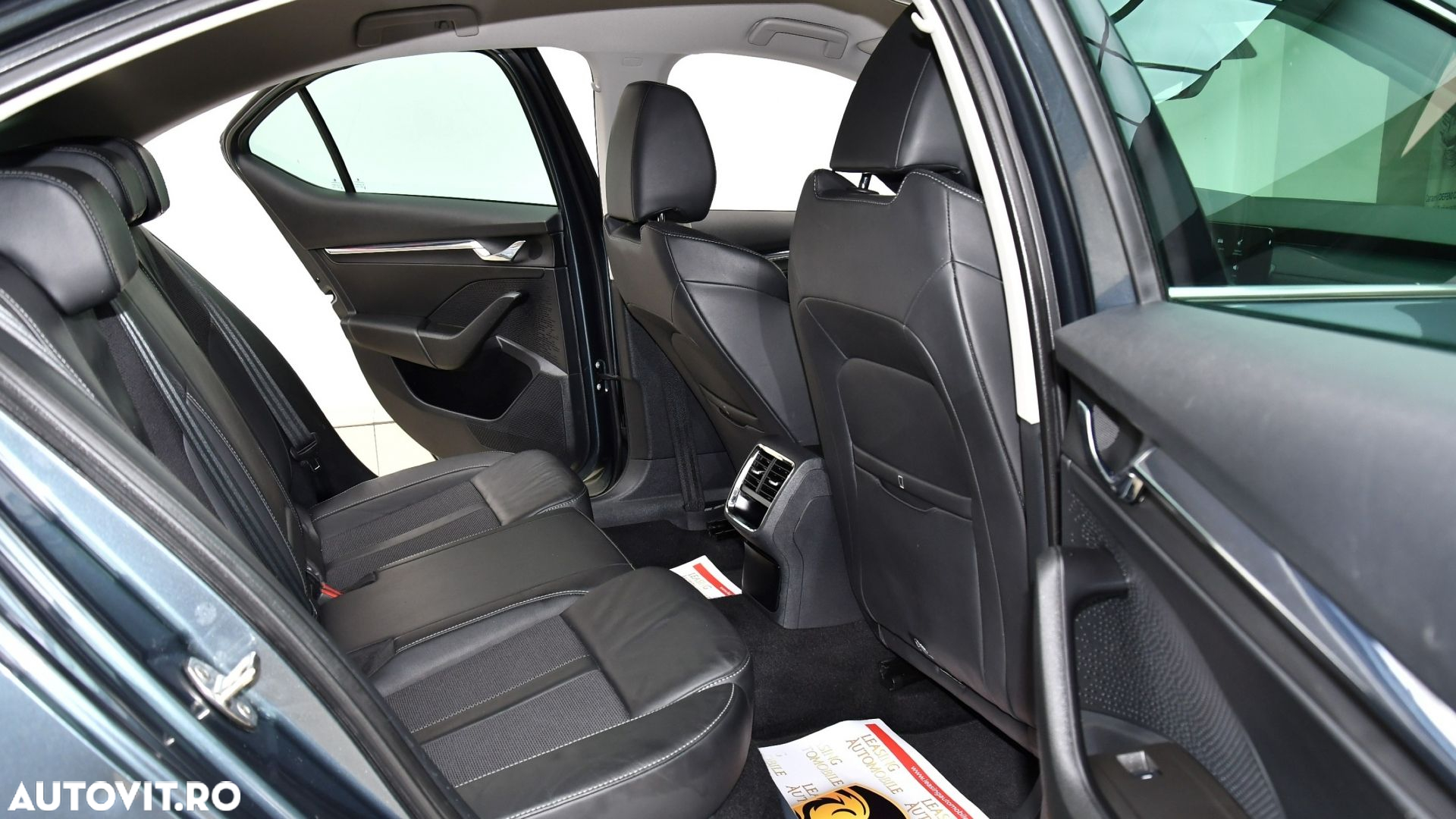Skoda Octavia 2.0 TDI DSG Style - 11