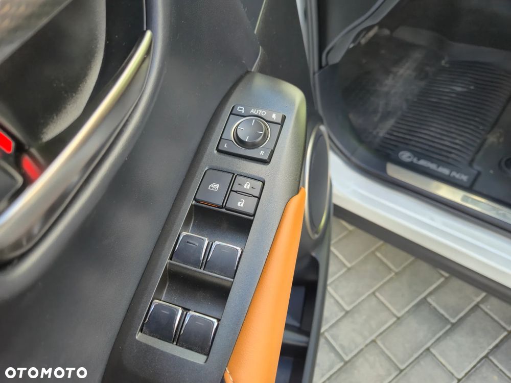 Lexus NX 350h Prestige AWD - 18