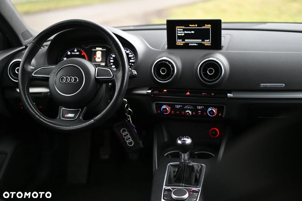 Audi A3 Limousine 2.0 TDI S line Sportpaket - 24