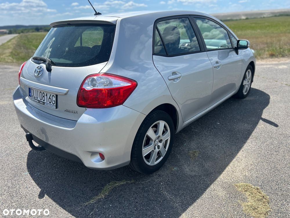 Toyota Auris 2.0 D-4D - 2