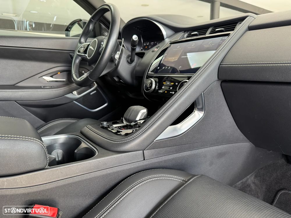 Jaguar E-Pace 1.5 P300e R-Dynamic HSE AWD Aut. — fotografia 10