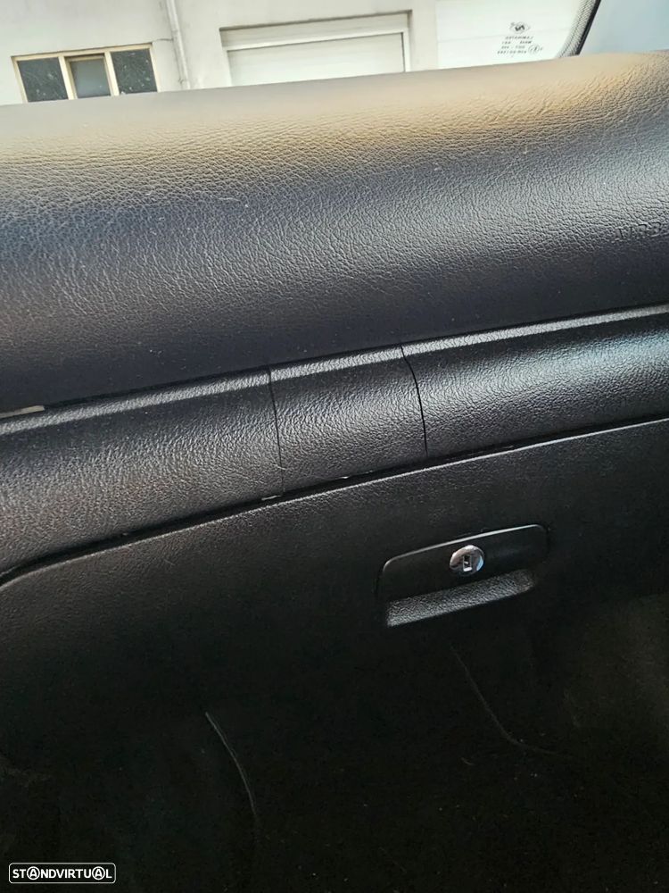 VW Passat Variant 1.9 TDi Highline Tip - 6