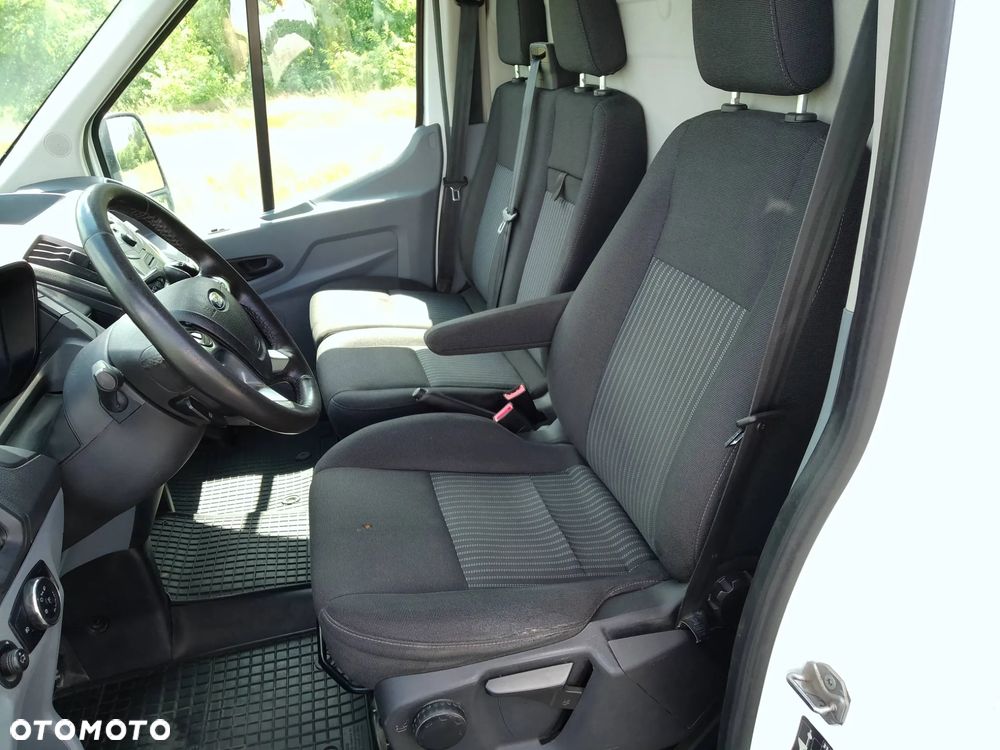 Ford Transit - 12