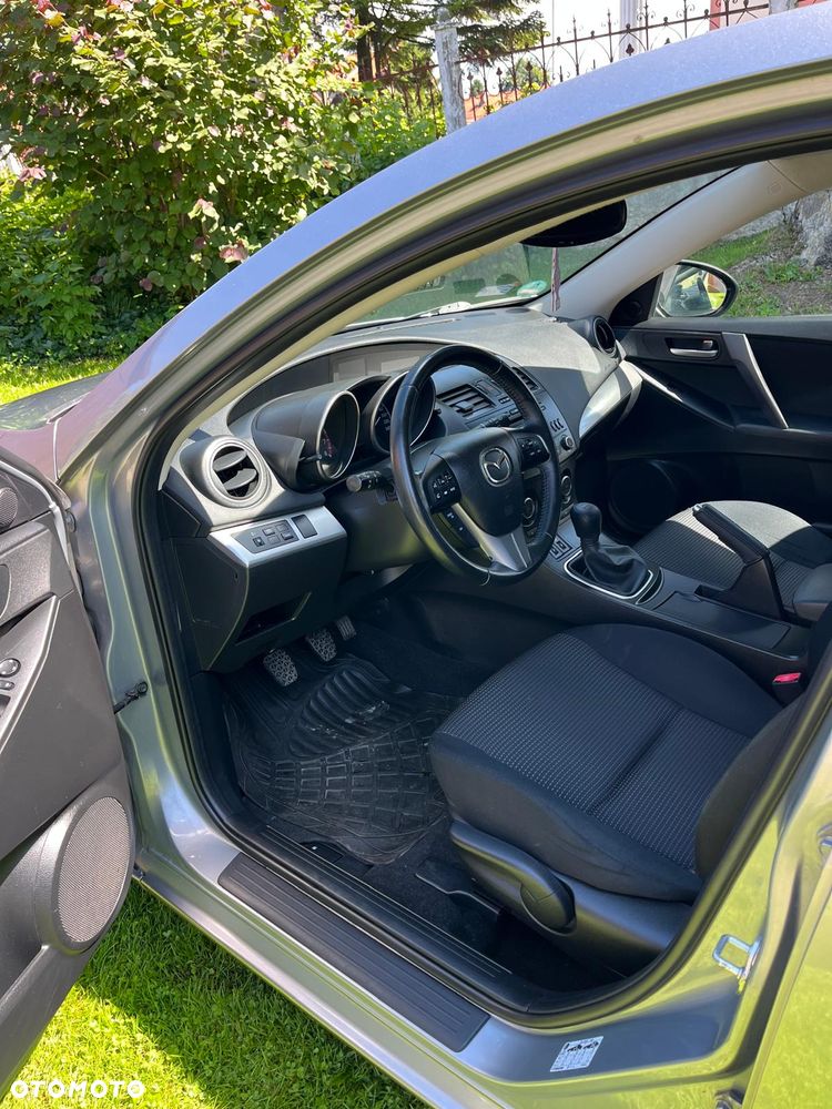 Mazda 3 1.6 Exclusive + - 6