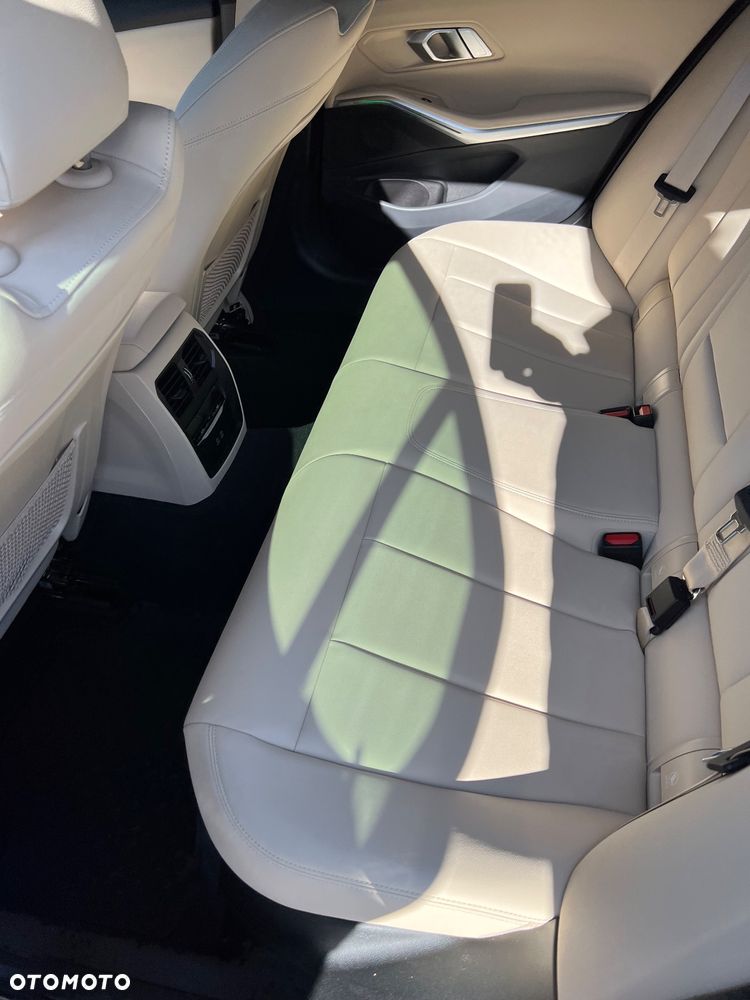 BMW Seria 3 330i xDrive Luxury Line - 10