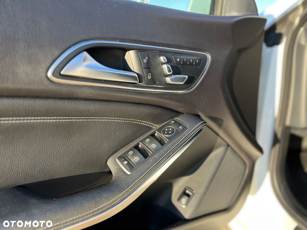 Mercedes-Benz CLA 250 7G-DCT Sport - 17