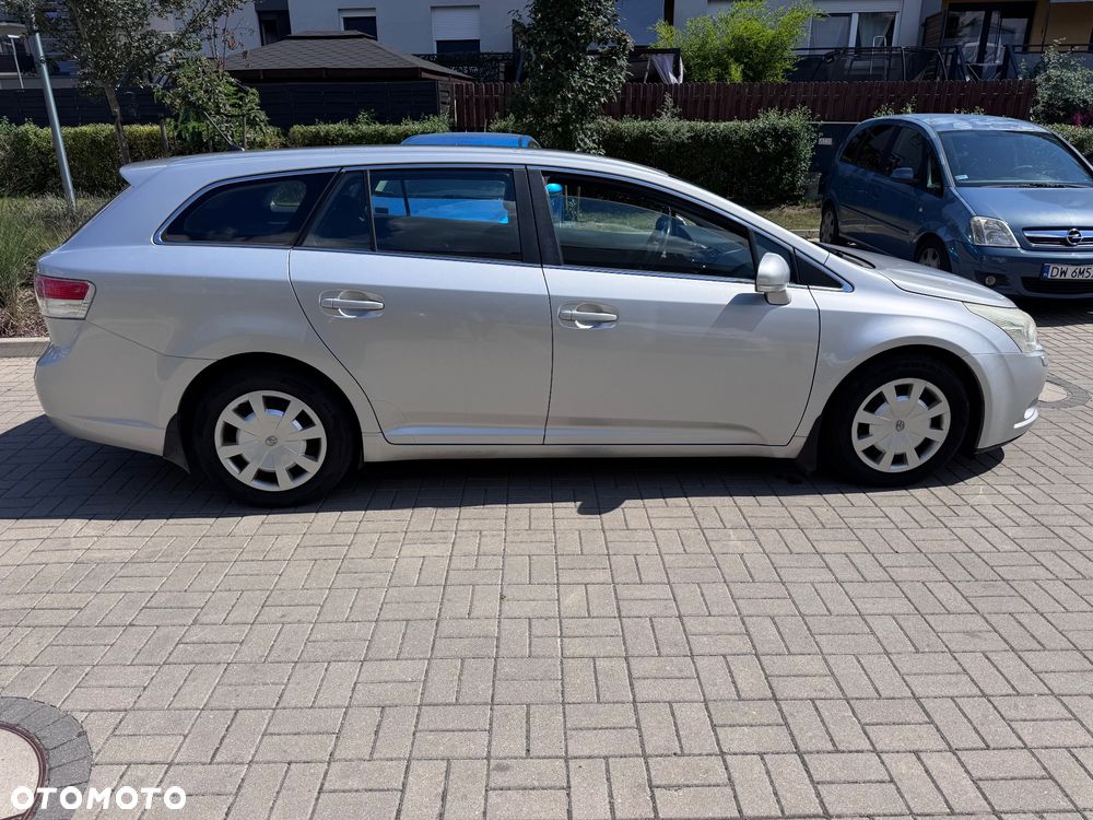 Toyota Avensis 2.0 D-4D 2010 - 3