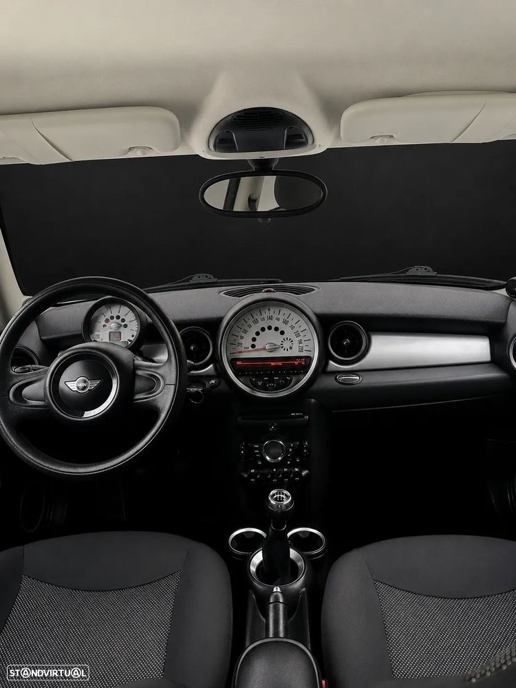 MINI 3 Portas Cooper D - 10