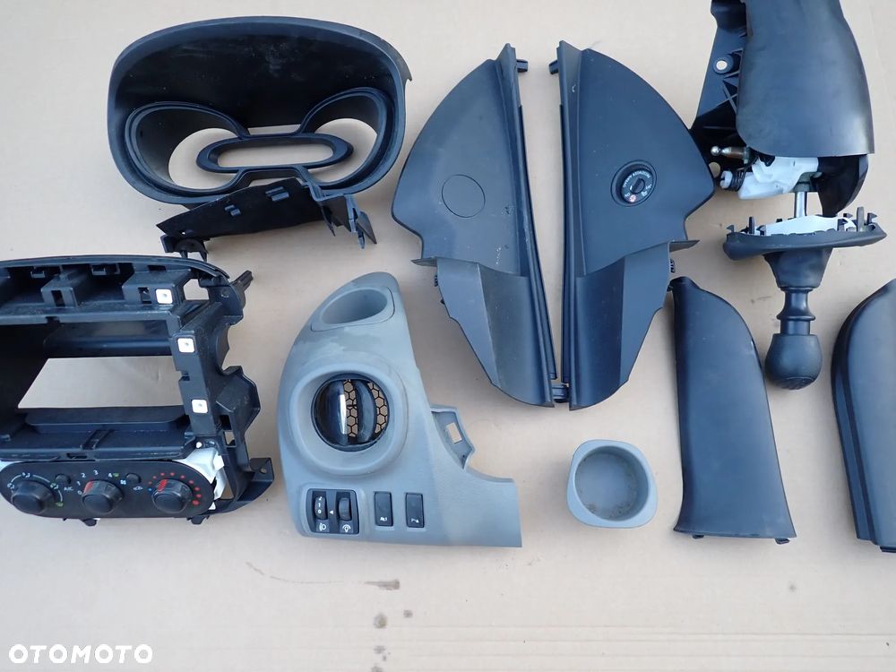 Trafic III IV Vivaro B Talento Primastar NV300 Obudowa Licznika - 1