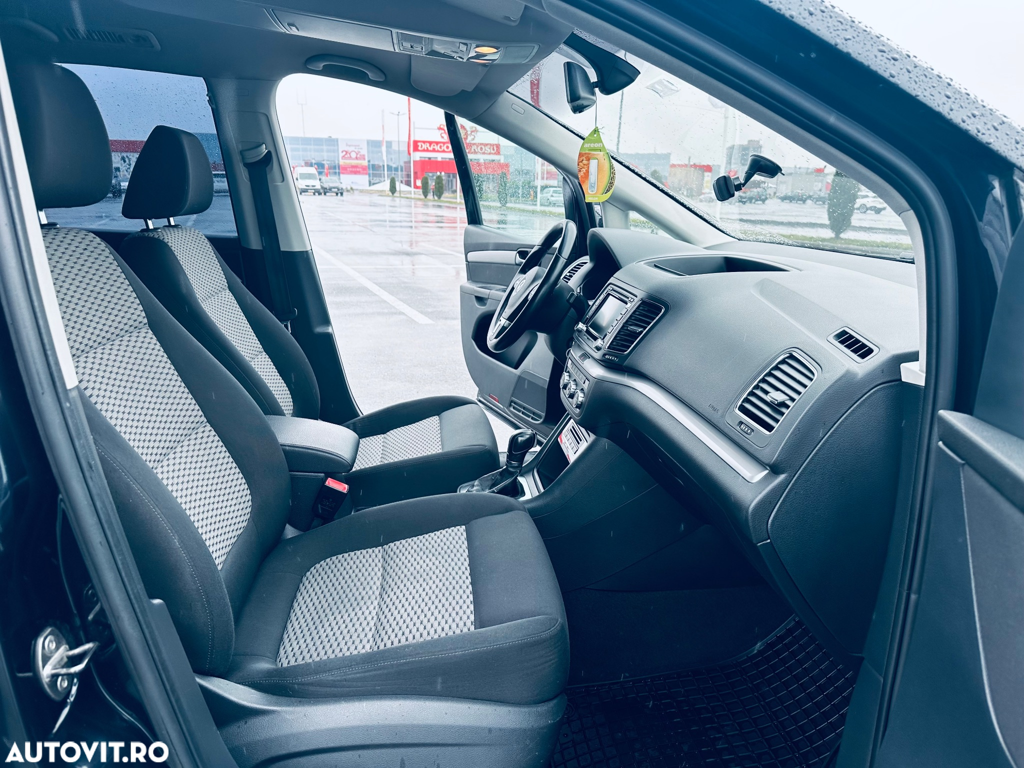 Volkswagen Sharan 2.0 TDI DSG BlueMotion Technology Comfortline - 29