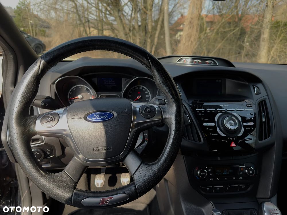 Ford Focus 2.0 EcoBoost ST mit Leder-Sport-Paket - 21