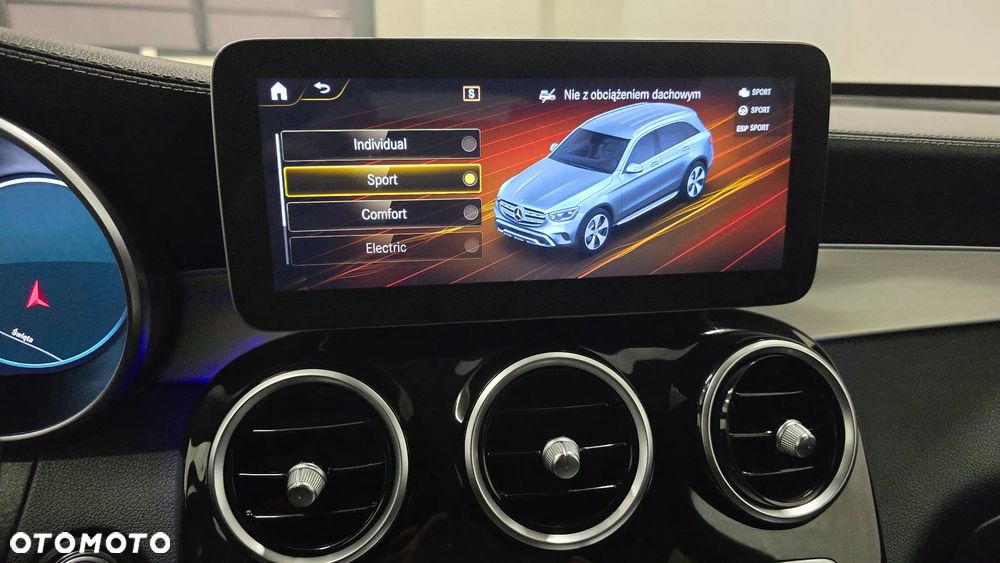 Mercedes-Benz GLC 300 de 4Matic 9G-TRONIC AMG Line Plus - 33