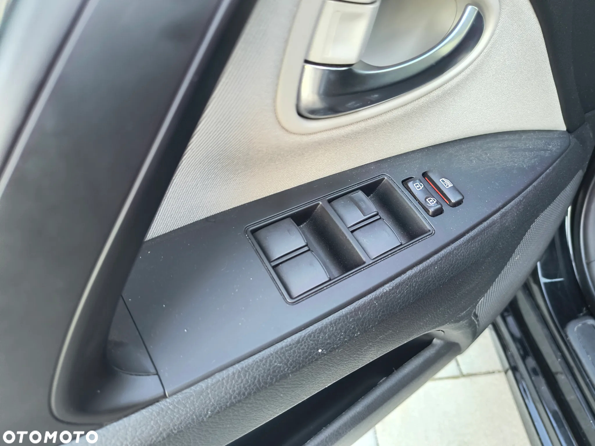 Toyota Avensis 2.0 D-4D Premium - 9