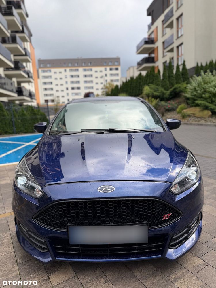 Ford Focus 2.0 EcoBoost ST mit Leder-Exclusiv-Paket - 8
