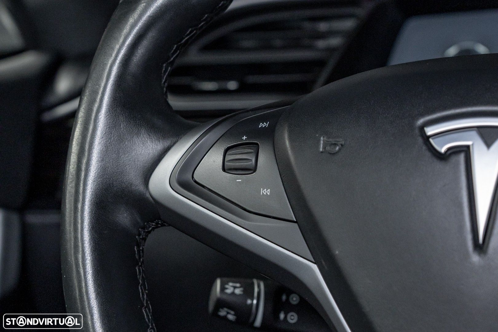 Tesla Model S 75D - 16