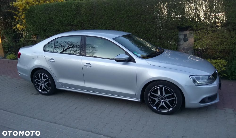 Volkswagen Jetta 1.6 TDI BMT Trendline - 2