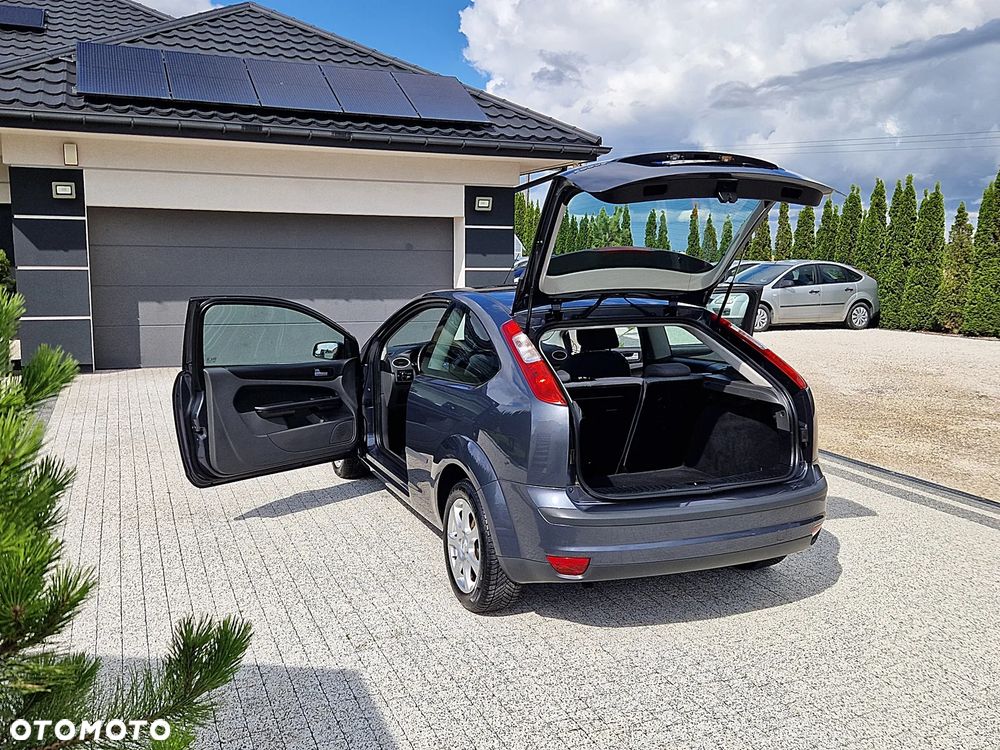 Ford Focus 1.6 16V Ambiente - 8