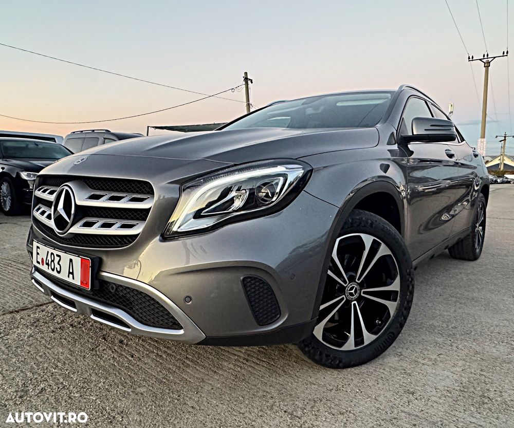 Mercedes-Benz GLA 220 d 4Matic 7G-DCT - 10