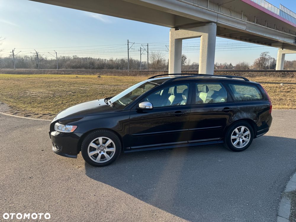Volvo V50 2.0D R-Design Momentum - 3