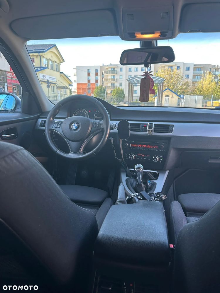 BMW Seria 3 320d - 22