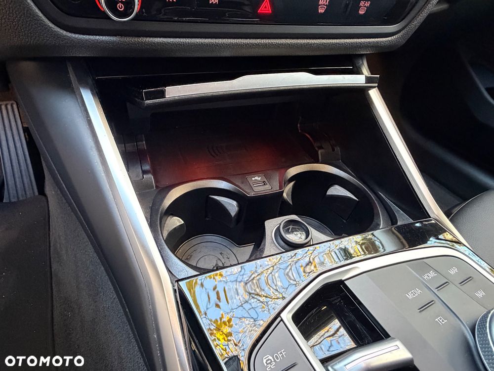 BMW Seria 3 330e xDrive Sport Line sport - 29