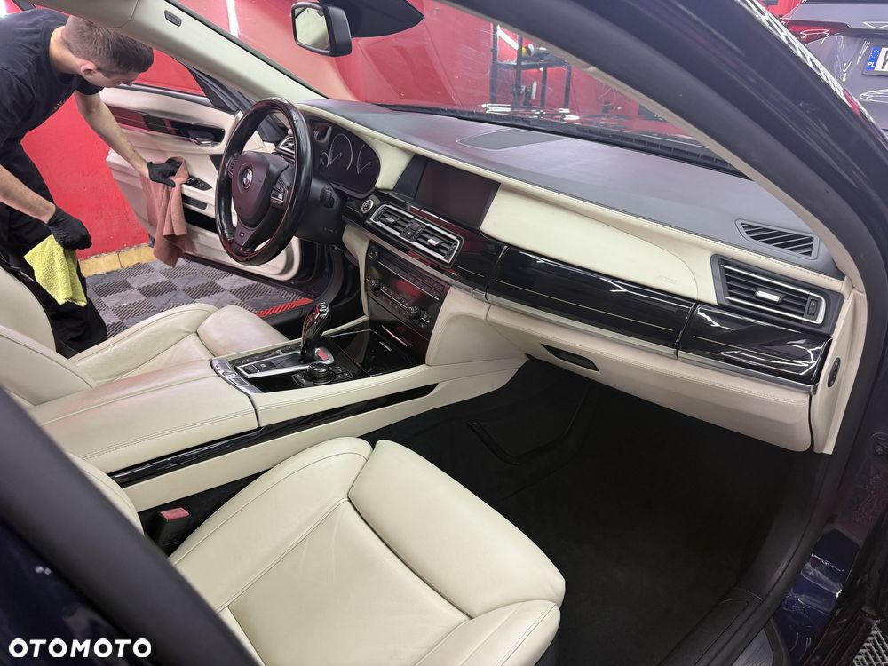 BMW Seria 7 - 7