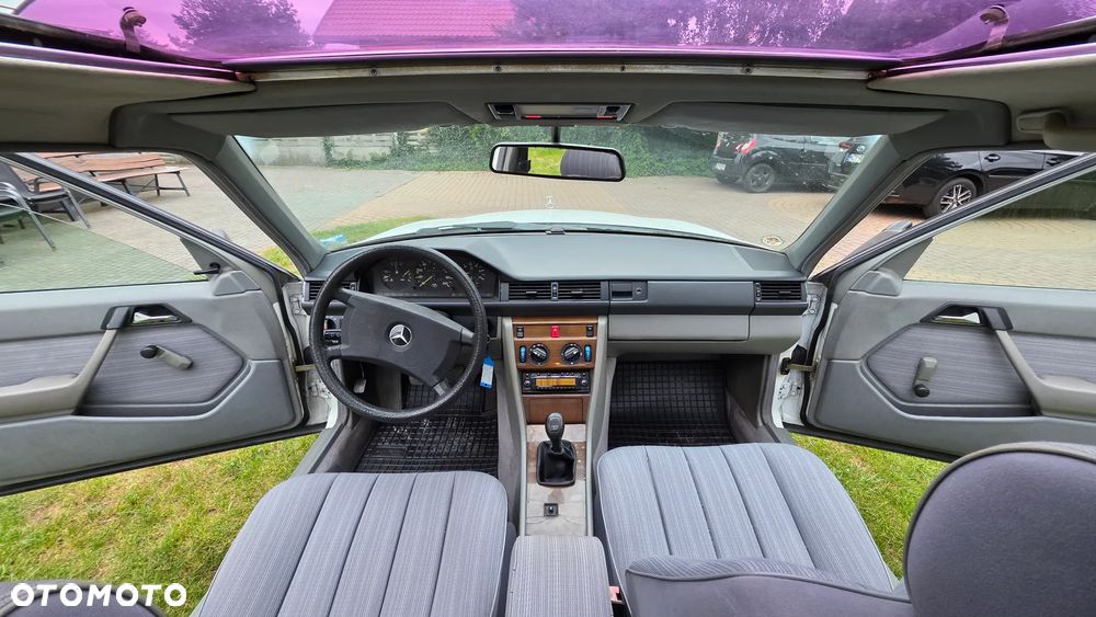 Mercedes-Benz W124 (1984-1993) - 22